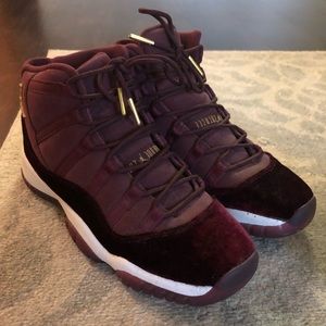 Air Jordan 11 Retro velvet heiress 11 night maroon